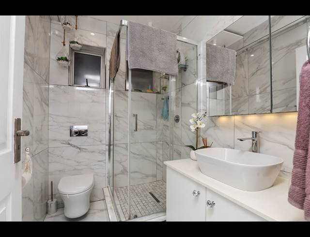 1.5 BEDROOM APARTMENT FOR SALE IN GLENWOOD